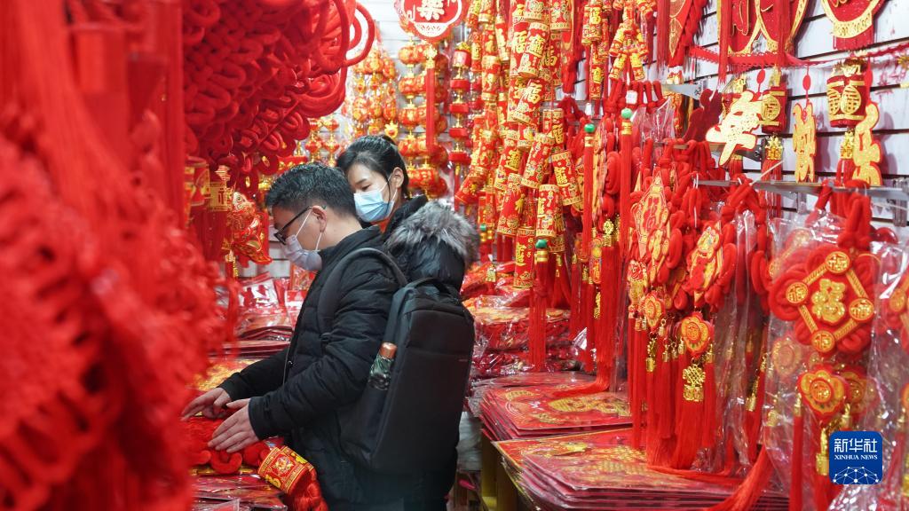  “忙碌劲”洋溢 ——从武汉“小店经济”看春节消费新动向