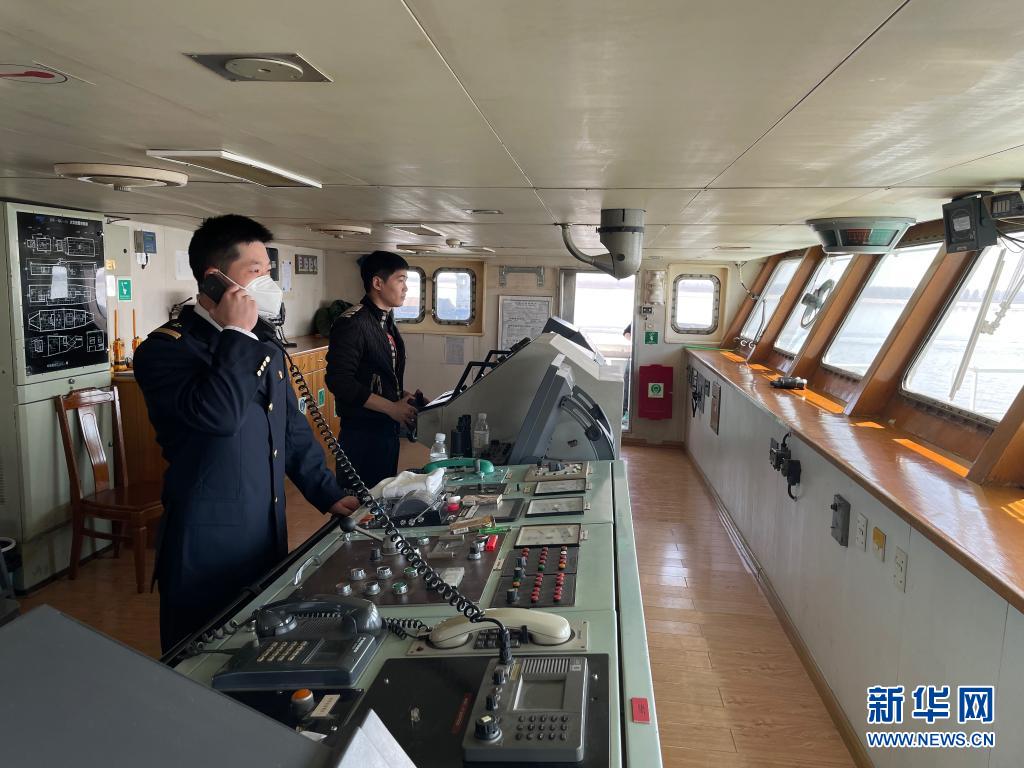 湖北：武汉引航站精心引领“东方红2”号科考船抵汉
