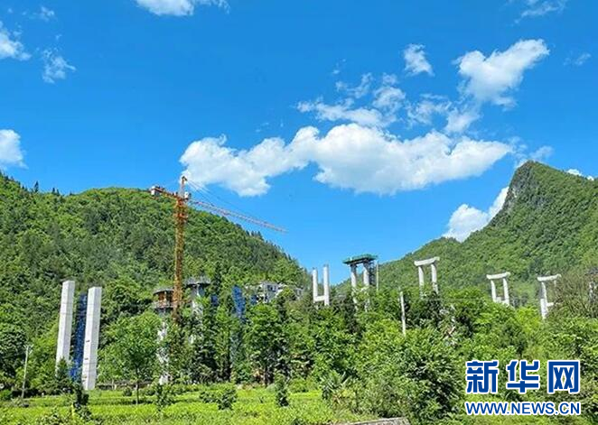 湖北鹤峰：资约303亿元 建一条致富路 留一道风景线