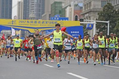 武汉马拉松冒雨开跑，2017还有哪些赛事可以跑