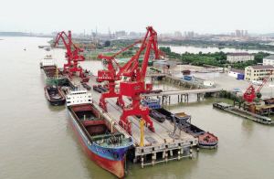 长江沿线11省市联合启动港口岸电全覆盖建设
