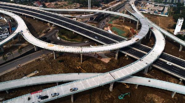 武漢：金山大道互通立交橋主體完工
