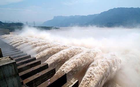 长江干流将出现今年汛期首个超警戒水位