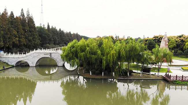 【“飞阅”中国】湿地公园绕古城 风光如画