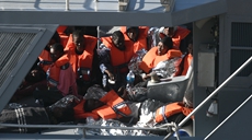 43名非法移民在马耳他海域获救