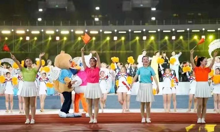 青春闪耀 走近武汉市运会开幕式啦啦操队