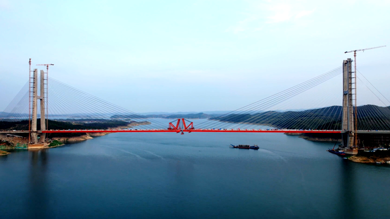 【“飞阅”中国】空中瞰丹江口水库特大桥贯通全过程