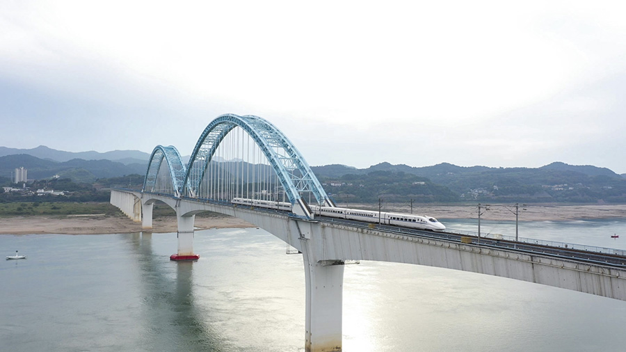 國慶黃金周武鐵將啟用242趟周末線、高峰線列車