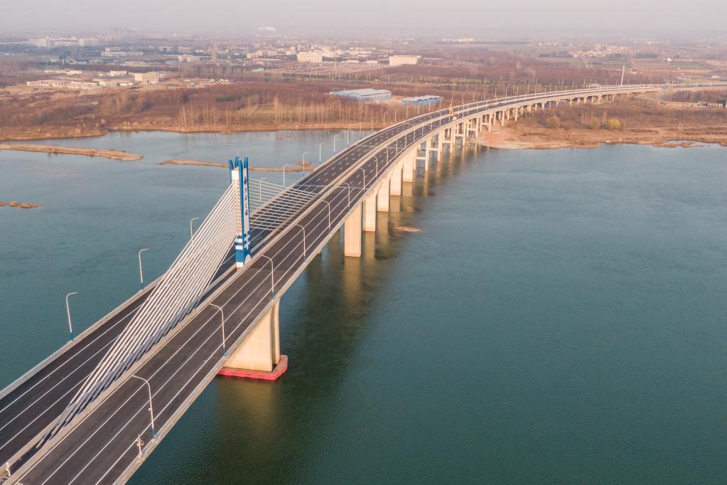 河谷汉江大桥正式建成贯通